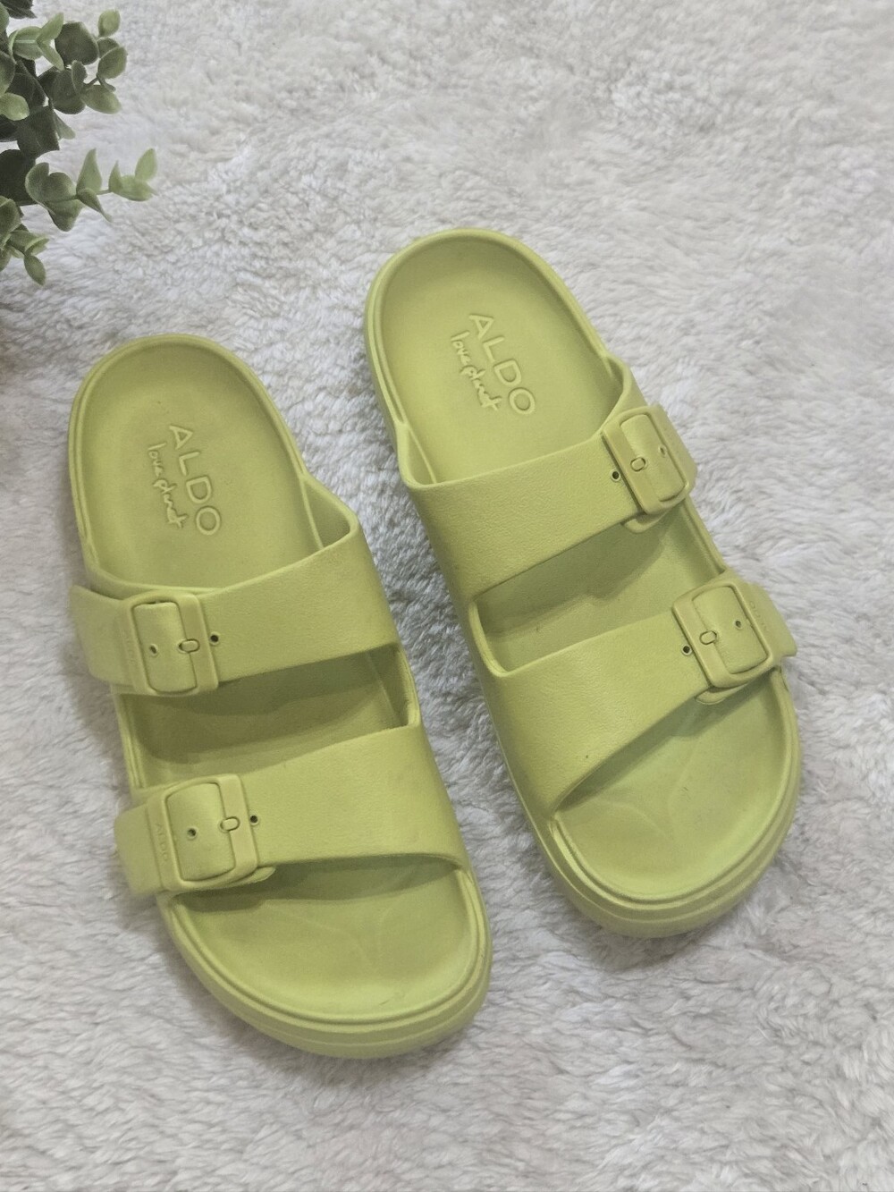 Aldo Love Planet Lime Green Double Buckle Casual Comfy Slide Sandals, 8